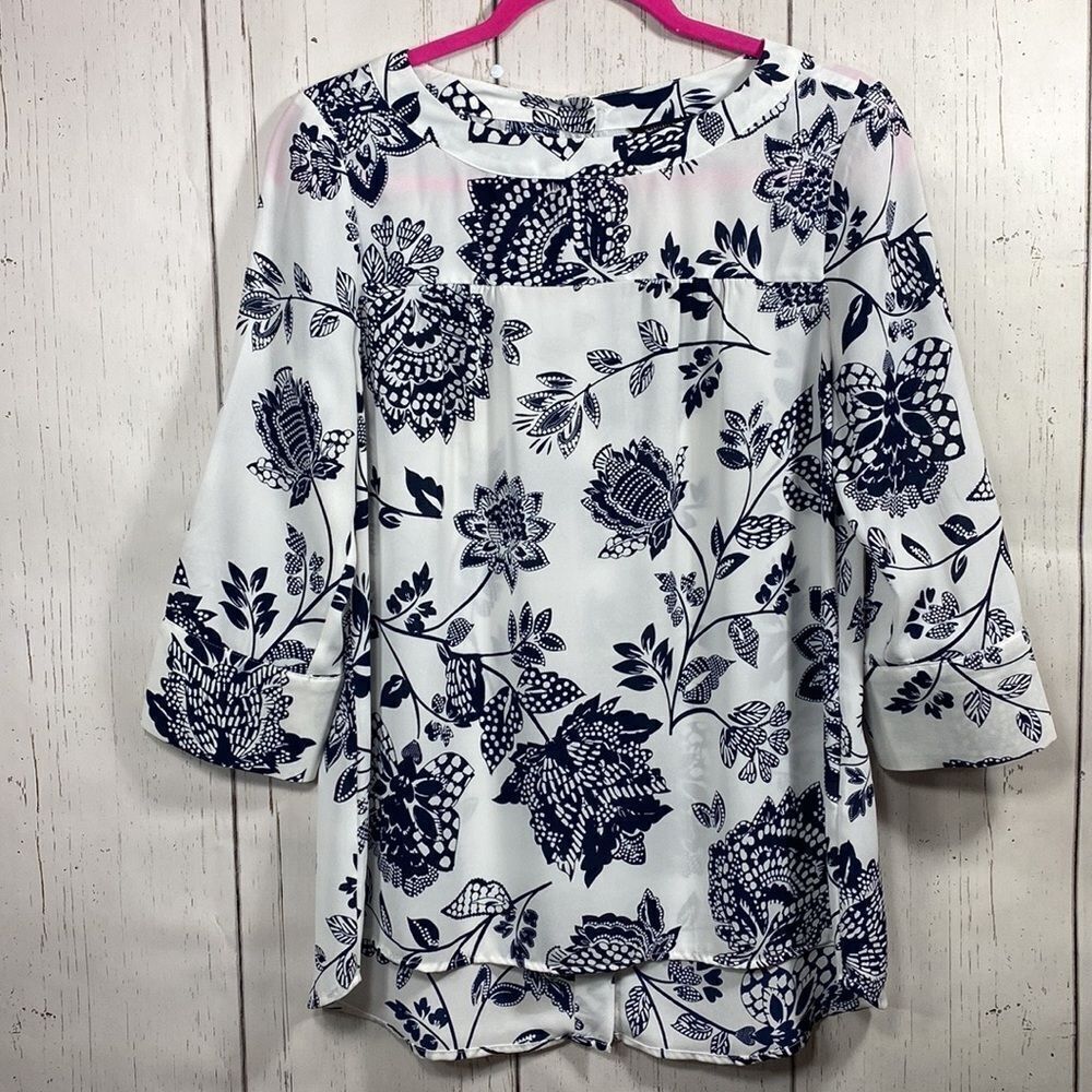Banana Republic White Navy Floral Blouse 3/4 Sleeve Button Back Classic Size S - Picture 12 of 15